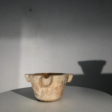 18 th white marble mortar 