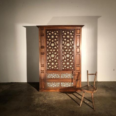 1880 curiosity cabinet 