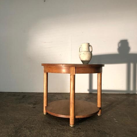 1940 chic and simple side table 