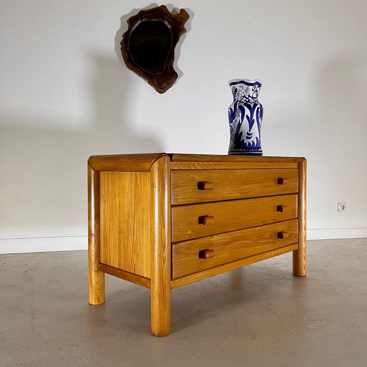 1970 French elm chest of drawers 
