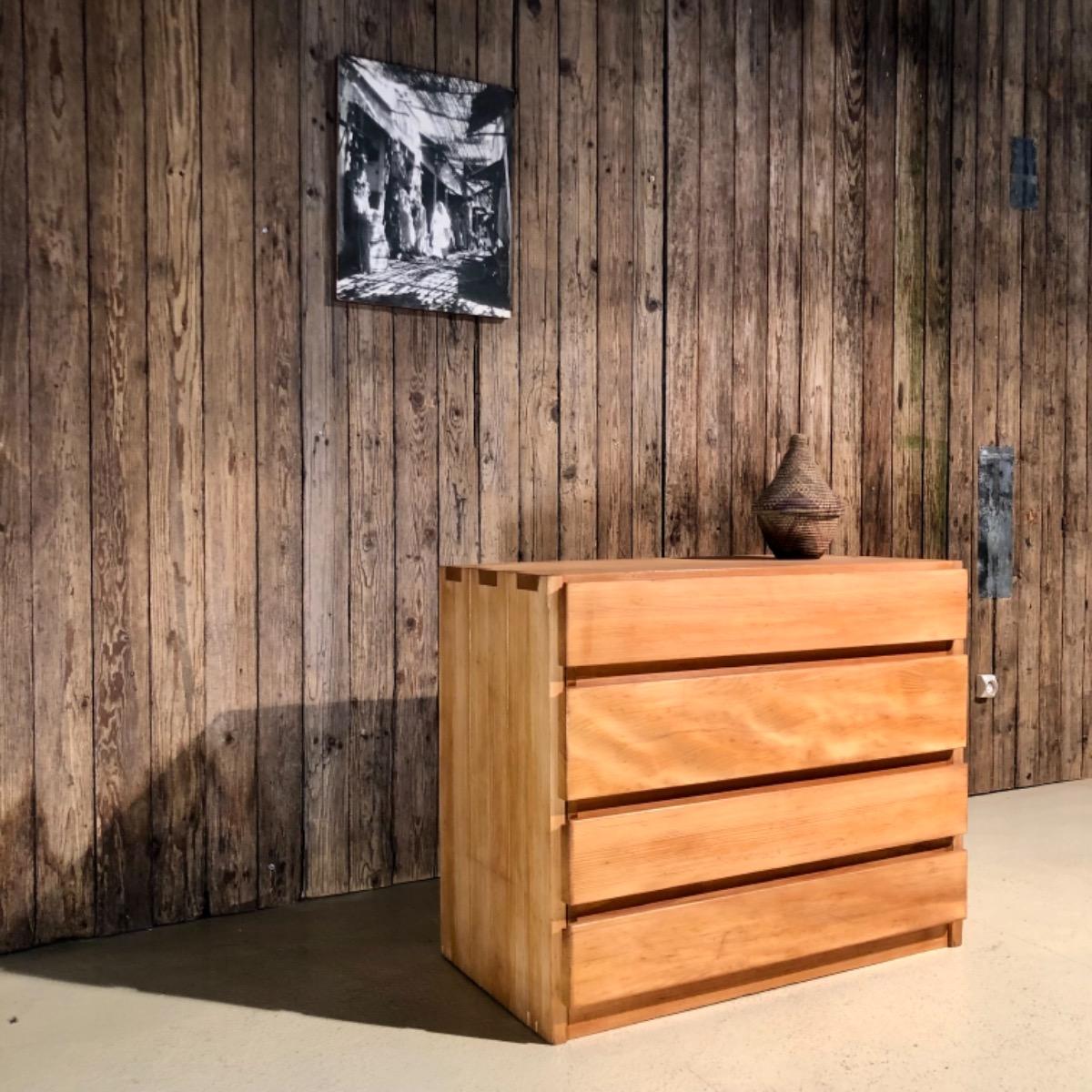 1970 pine chest of drawers 