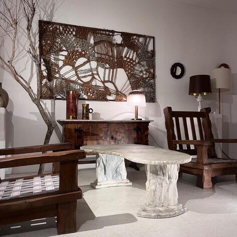 FRENCH PRIMITIVE STYLE . RUSTIC MODERN STYLE 