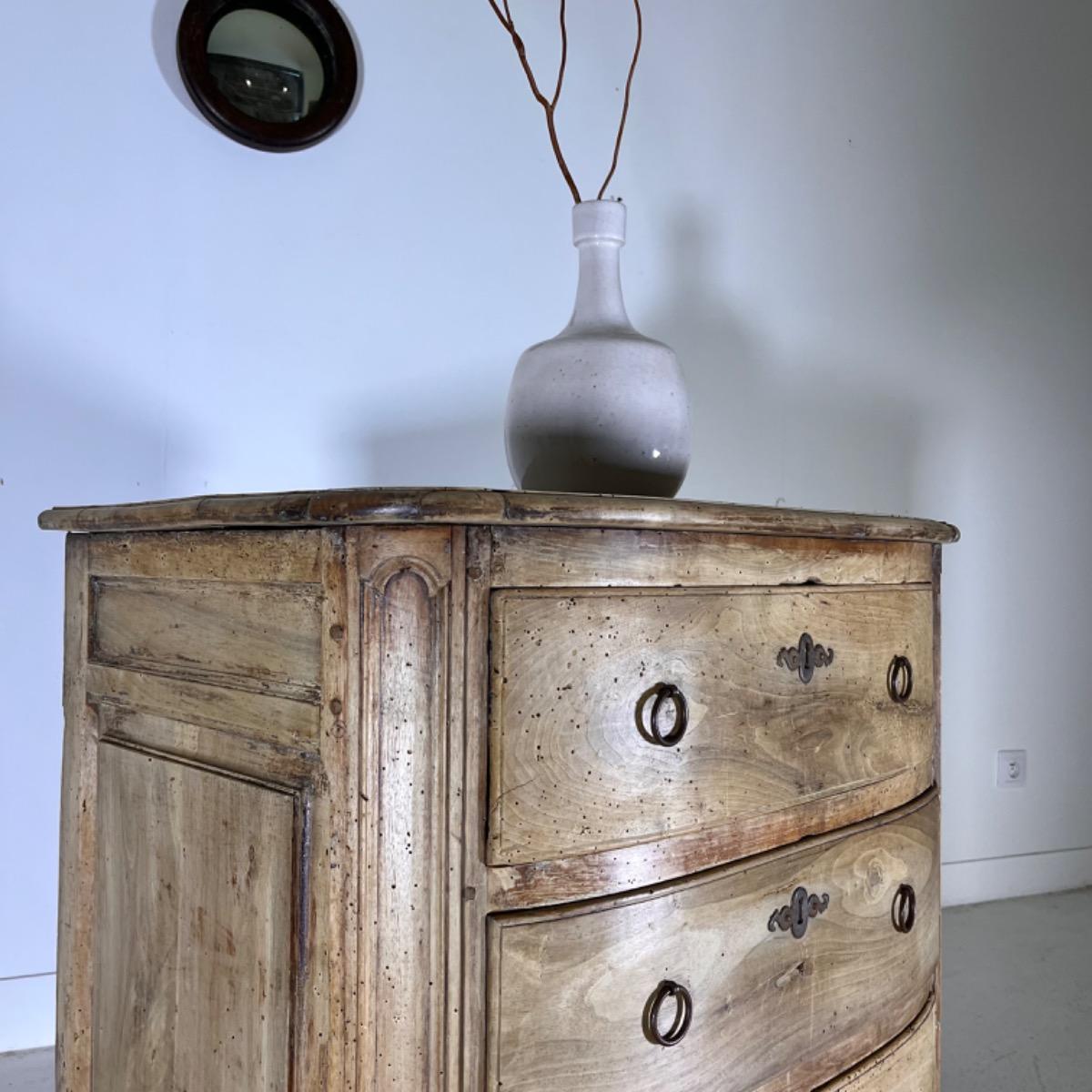 French little chest of drawers 