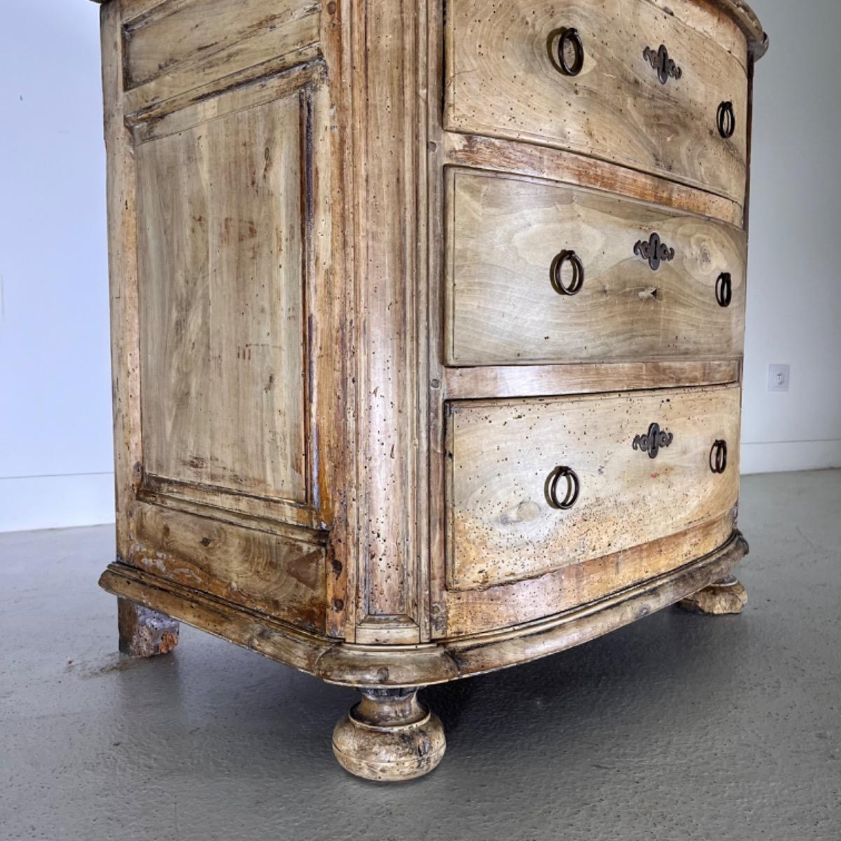 French little chest of drawers 