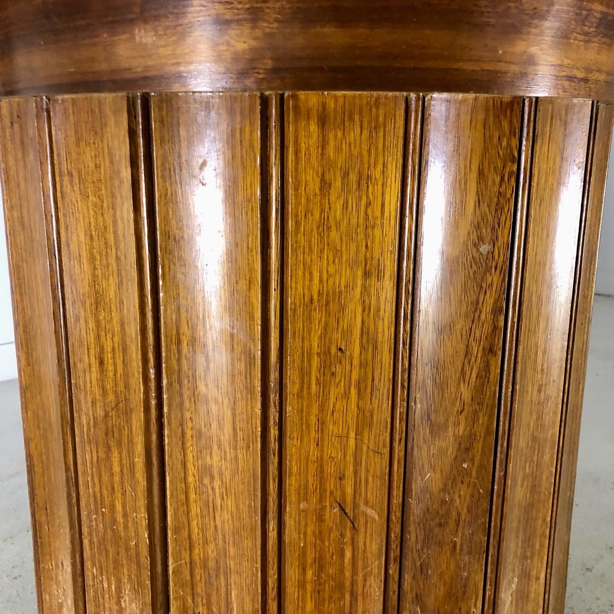 Large 1930 pedestal table 