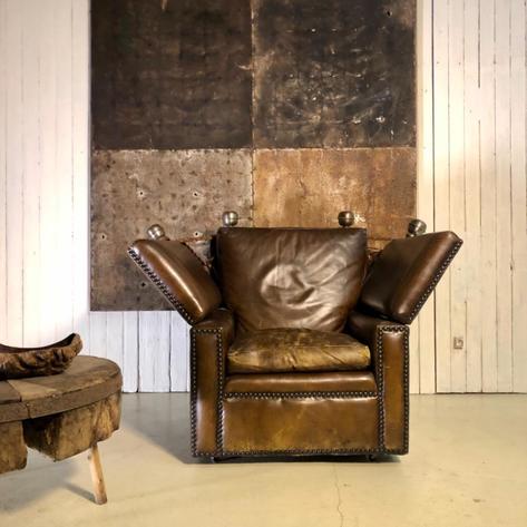 Large single knoll leather armchair 