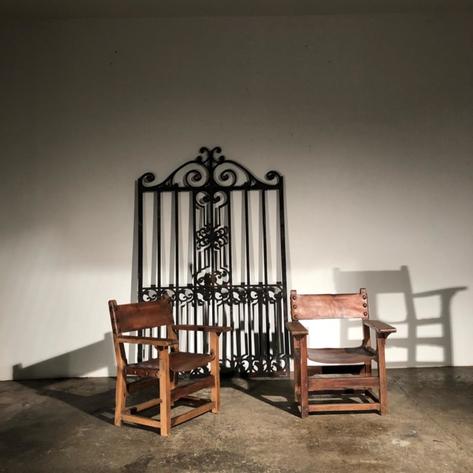 Pair of 1900 leather armchairs 