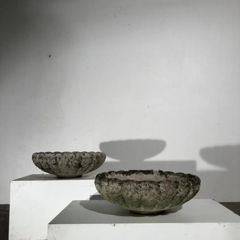 Pair of flat 1970 concrete planters