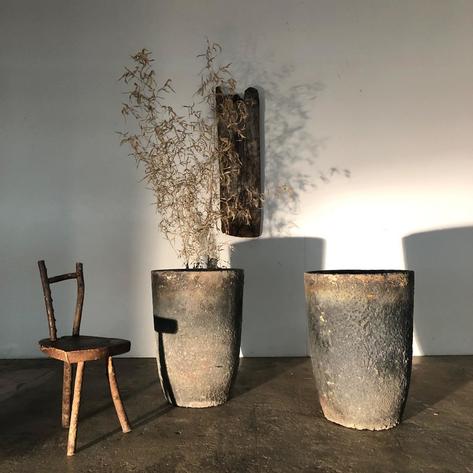 Pair of fondery crucibles 