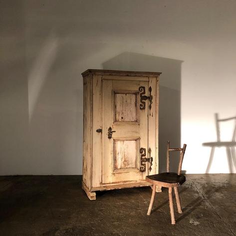 Primitive cupboard 