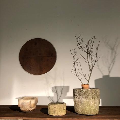 Set of 3 primitive stone urns